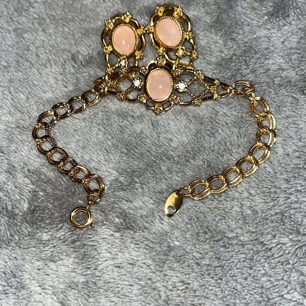 VINTAGE Avon Genuine Rose Quartz Gold Tone Bracelet 7.25” And Earrings - Picture 2 of 3